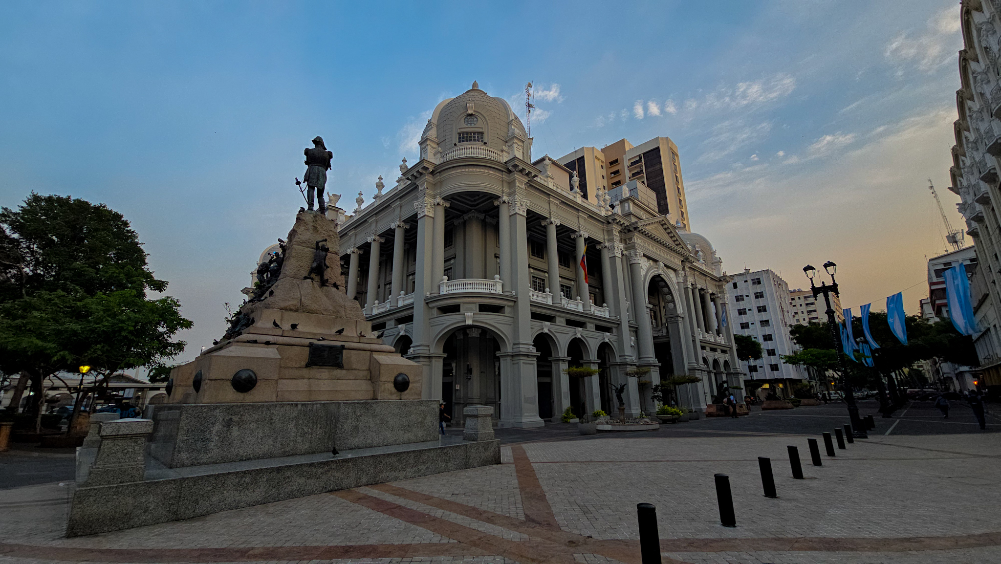 Guayaquil’s City Hall | Neoclassical Architecture at the City’s Core