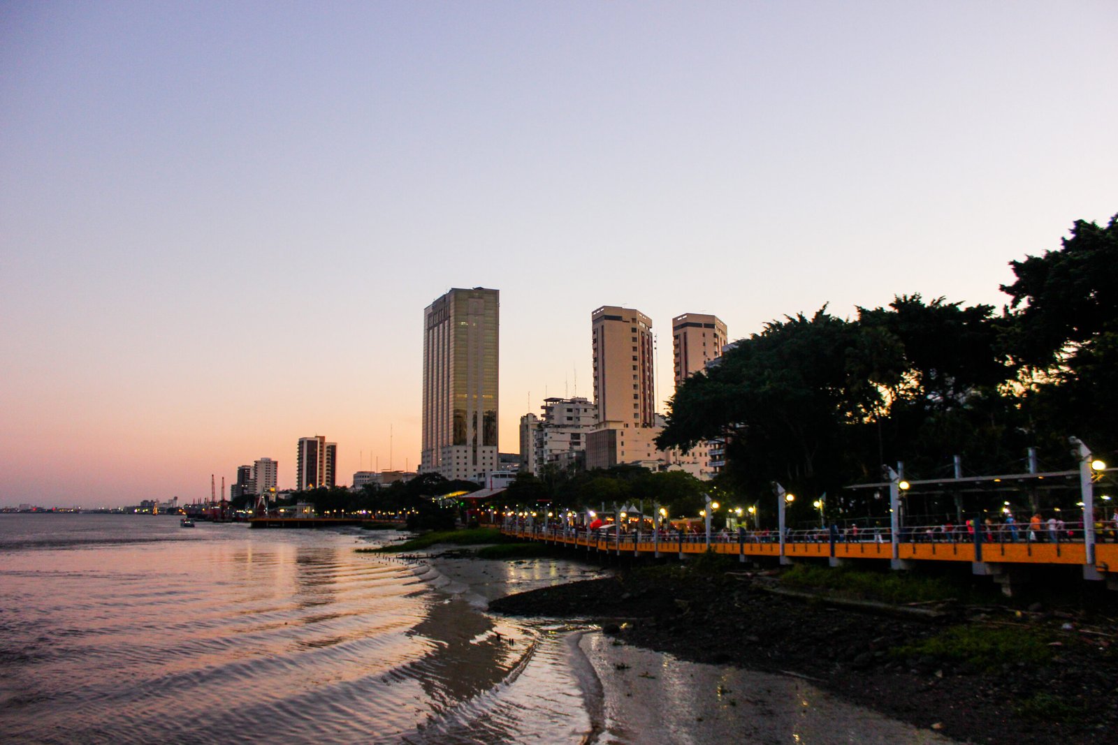 Malecon 2000 sunset guayaquil