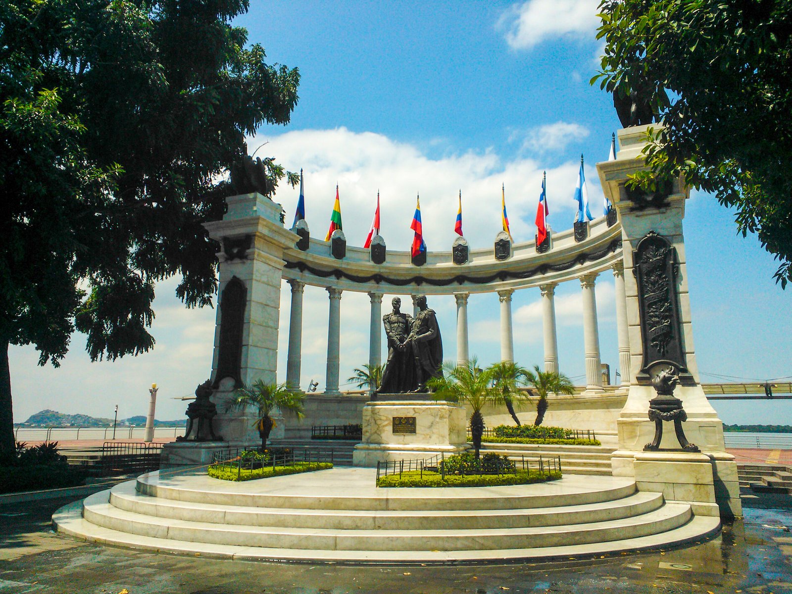 Hemiciclo La Rotonda Malecon 2000, Guayaquil