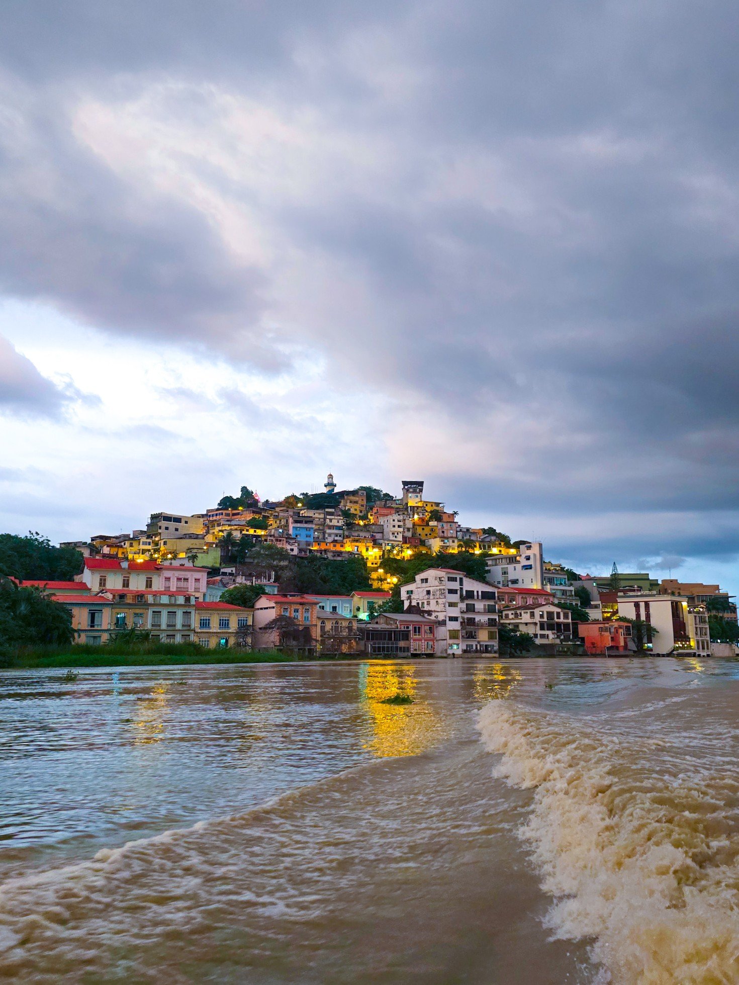 Guayaquil Walking Tour: Las Peñas, Santa Ana & River Experience