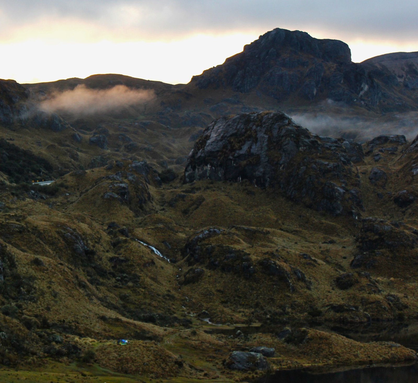 Guía Completa del Parque Nacional Cajas: Qué ver, rutas y consejos (2026)