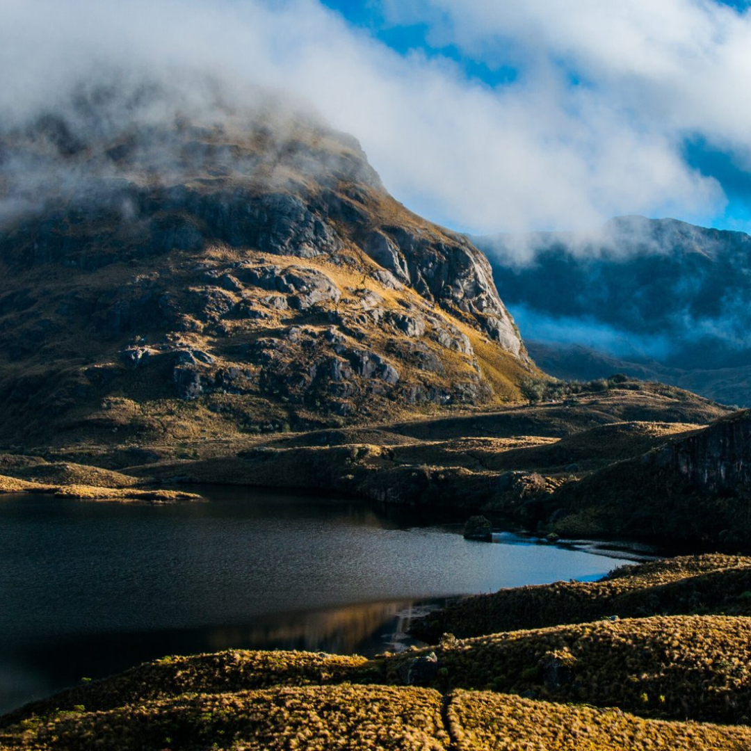 Trekking Guiado Parque Nacional Cajas | Aventura y Biodiversidad en los Andes